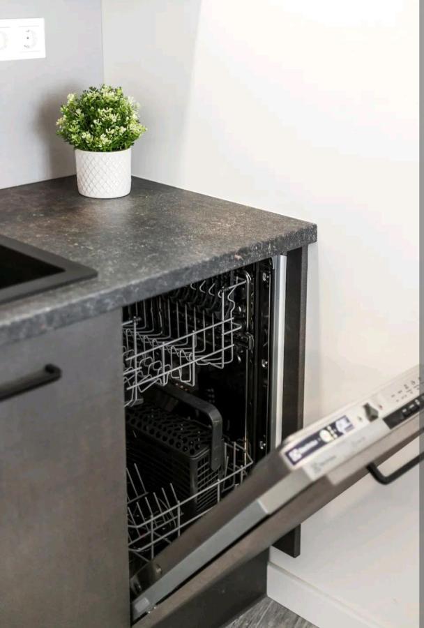 Happy Inn Laime Studio, Self Check-In-24-7, A-C, Parking-In-The-Underground-Garage VNO Exterior foto