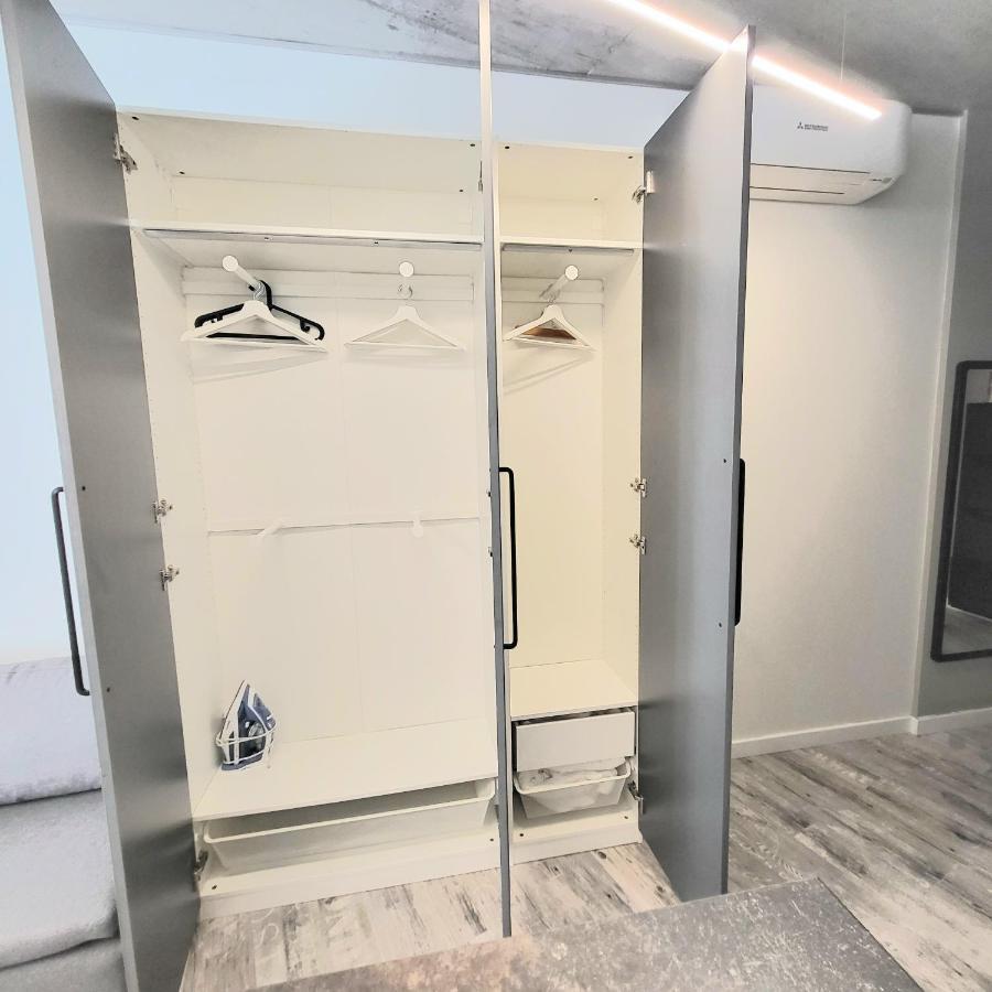 Happy Inn Laime Studio, Self Check-In-24-7, A-C, Parking-In-The-Underground-Garage VNO Exterior foto